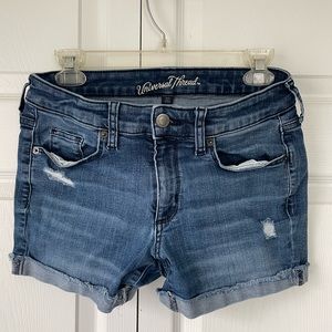 Universal Thread Mid Rise Shorts